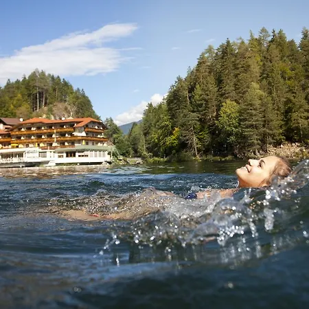 Parkhotel Tristachersee 4* לינץ