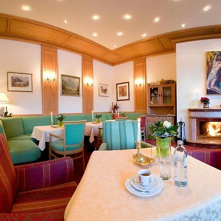 מלון Parkhotel Tristachersee 4*
