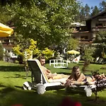 Hotel Parkhotel Tristachersee 4*
