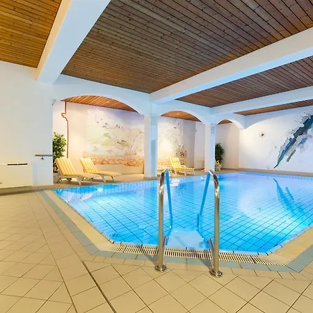 מלון Parkhotel Tristachersee