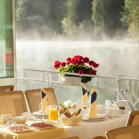 Parkhotel Tristachersee 4* לינץ