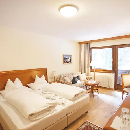 מלון Parkhotel Tristachersee 4*