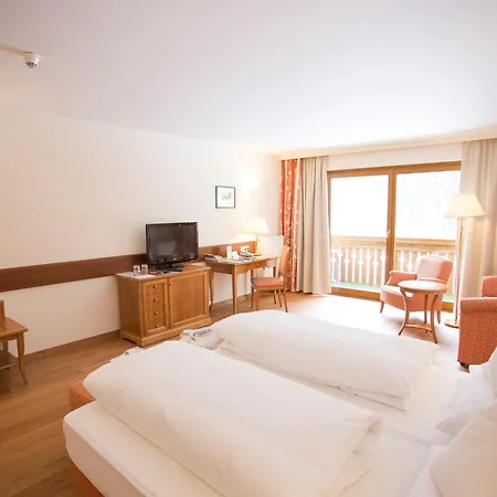 Hotel Parkhotel Tristachersee 4*