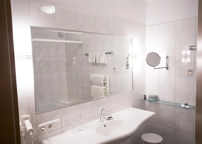 Hotel Parkhotel Tristachersee 4*