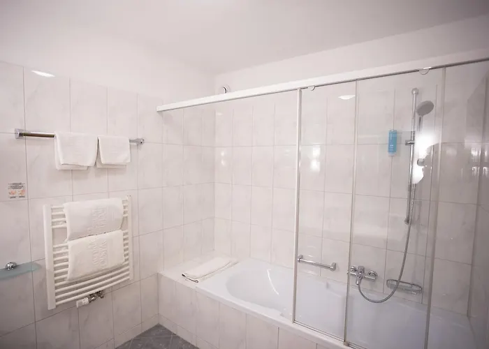 Parkhotel Tristachersee Hotel